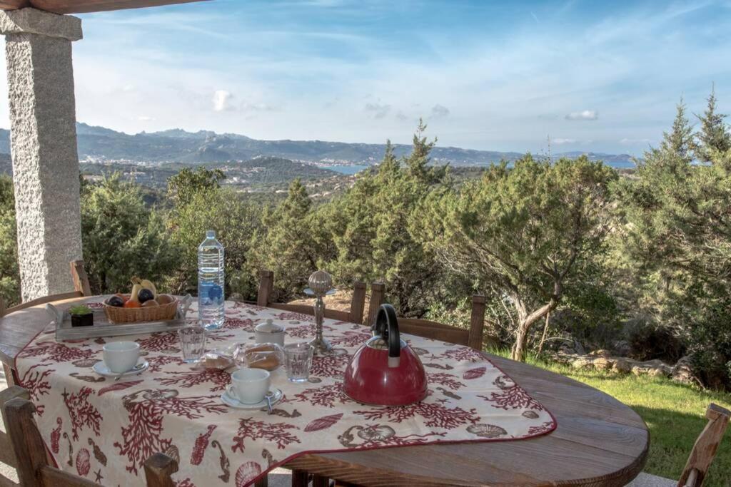 Con Piscina Vista Mare Cala Bitta